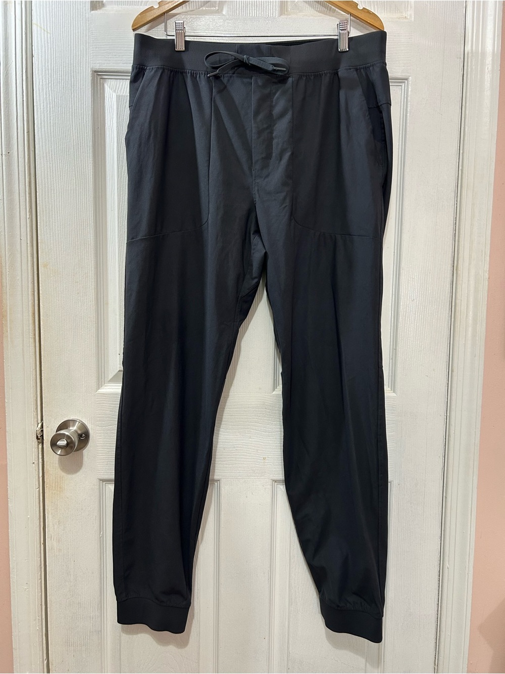 Lululemon Men’s XXL Black Tapered Jogger Sweatpants Drawstring